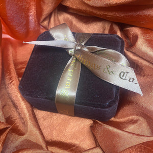 Naughty necklace chocolate velvet box